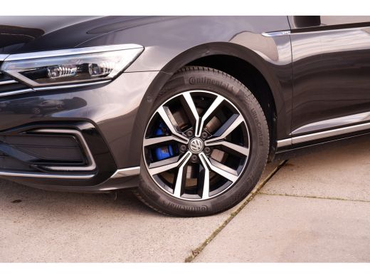 Volkswagen Passat Variant 1.4 TSI PHEV GTE Business | Elek Trekhaak | Virtual | LED | Camera | Carplay | Memory | Navi ActivLease financial lease