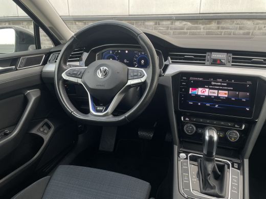 Volkswagen Passat Variant 1.4 TSI PHEV GTE Business | Elek Trekhaak | Virtual | LED | Camera | Carplay | Memory | Navi ActivLease financial lease
