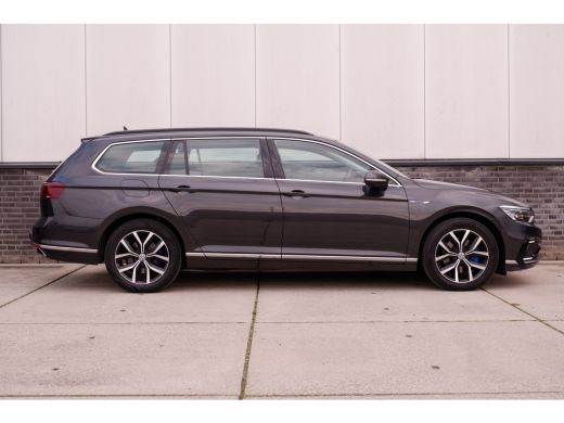 Volkswagen Passat Variant 1.4 TSI PHEV GTE Business | Elek Trekhaak | Virtual | LED | Camera | Carplay | Memory | Navi ActivLease financial lease