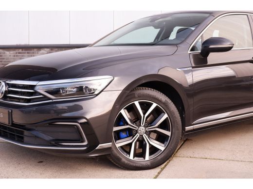 Volkswagen Passat Variant 1.4 TSI PHEV GTE Business | Elek Trekhaak | Virtual | LED | Camera | Carplay | Memory | Navi ActivLease financial lease