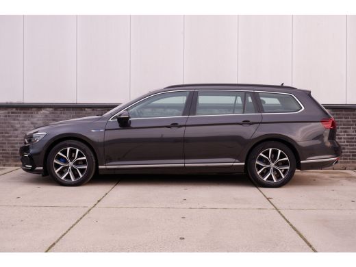 Volkswagen Passat Variant 1.4 TSI PHEV GTE Business | Elek Trekhaak | Virtual | LED | Camera | Carplay | Memory | Navi ActivLease financial lease