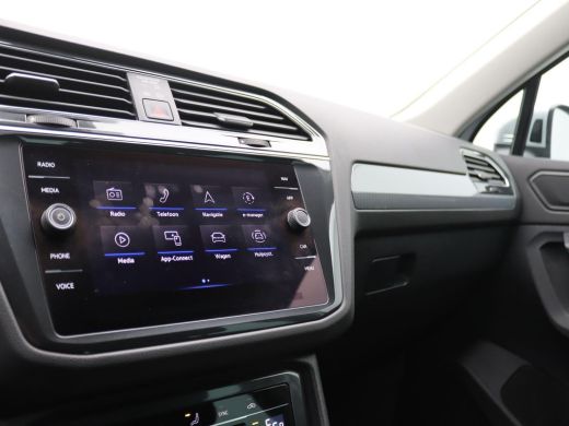 Volkswagen Tiguan 1.4 TSI eHybrid Life 245PK DSG SOH 90%, PDC Voor en Achter, Navi via Apple Carplay/Android Auto, ... ActivLease financial lease