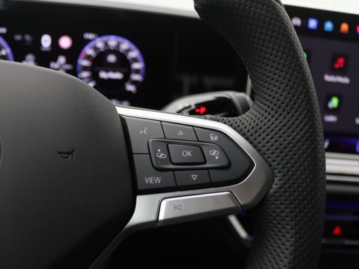 Volkswagen Tiguan 1.5 eHybrid R-Line Edition 272PK DSG Pano-Schuifdak, 20" LM Velgen, Trekhaak, Black Style, Navi v... ActivLease financial lease