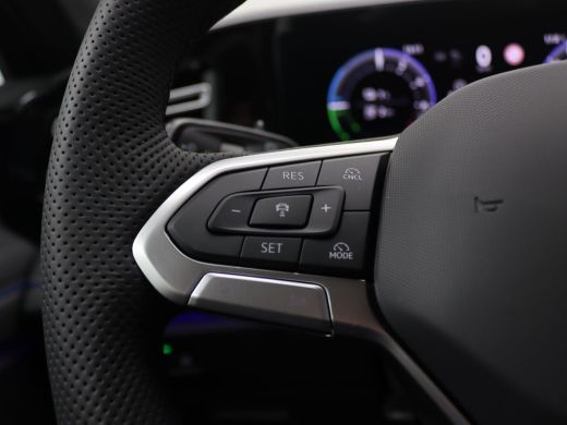 Volkswagen Tiguan 1.5 eHybrid R-Line Edition 272PK DSG Pano-Schuifdak, 20" LM Velgen, Trekhaak, Black Style, Navi v... ActivLease financial lease