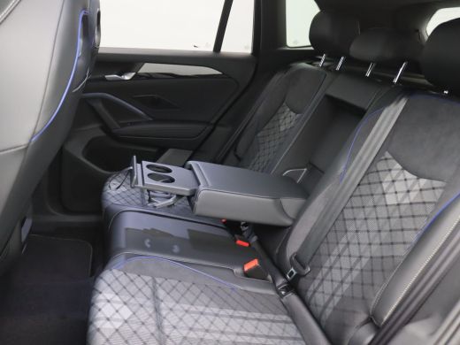 Volkswagen Tiguan 1.5 eHybrid R-Line Edition 272PK DSG Pano-Schuifdak, 20" LM Velgen, Trekhaak, Black Style, Navi v... ActivLease financial lease