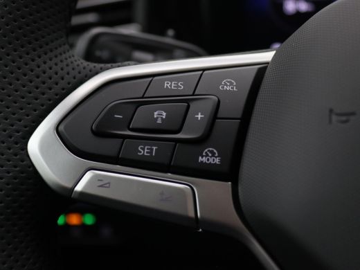 Volkswagen Tiguan 1.5 eHybrid R-Line Edition 272PK DSG Pano-Schuifdak, 20" LM Velgen, Trekhaak, Black Style, Navi v... ActivLease financial lease