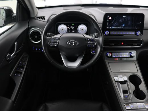 Hyundai Kona EV Business 64 kWh | 3-Fase | Stoelverwarming | Climate control | Adaptive cruise control | Camer... ActivLease financial lease