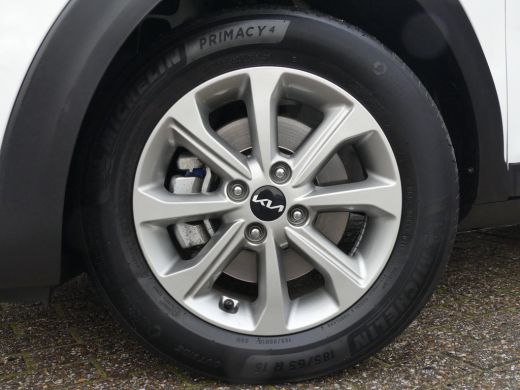 Kia Stonic 1.0 T-GDi 100PK MHEV DynamicLine | CAMERA | DAB | APPLE CARPLAY/ANDROID AUTO | ActivLease financial lease