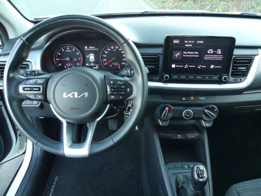 Kia Stonic 1.0 T-GDi 100PK MHEV DynamicLine | CAMERA | DAB | APPLE CARPLAY/ANDROID AUTO | ActivLease financial lease