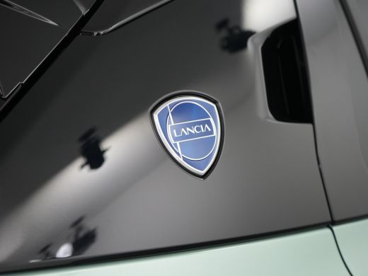 Lancia Ypsilon LX - Electric Automaat ActivLease financial lease