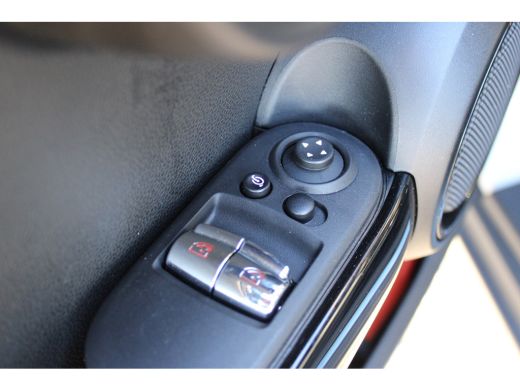 Mini 3-Deurs 3-deurs 1.5 Cooper Business Edition | Zwart dak | Cruise Control | Stoelverwarming | | Afwijkende... ActivLease financial lease