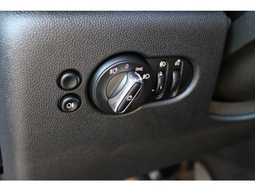 Mini 3-Deurs 3-deurs 1.5 Cooper Business Edition | Zwart dak | Cruise Control | Stoelverwarming | | Afwijkende... ActivLease financial lease