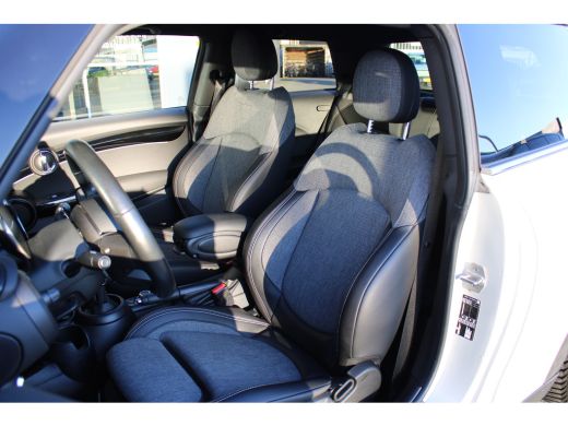 Mini 3-Deurs 3-deurs 1.5 Cooper Business Edition | Zwart dak | Cruise Control | Stoelverwarming | | Afwijkende... ActivLease financial lease
