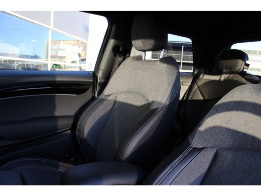 Mini 3-Deurs 3-deurs 1.5 Cooper Business Edition | Zwart dak | Cruise Control | Stoelverwarming | | Afwijkende... ActivLease financial lease