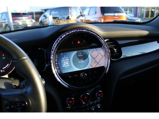 Mini 3-Deurs 3-deurs 1.5 Cooper Business Edition | Zwart dak | Cruise Control | Stoelverwarming | | Afwijkende... ActivLease financial lease