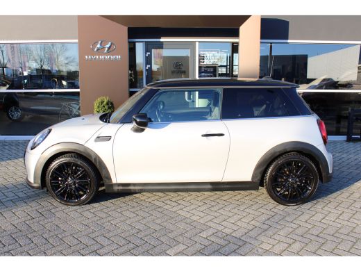 Mini 3-Deurs 3-deurs 1.5 Cooper Business Edition | Zwart dak | Cruise Control | Stoelverwarming | | Afwijkende... ActivLease financial lease