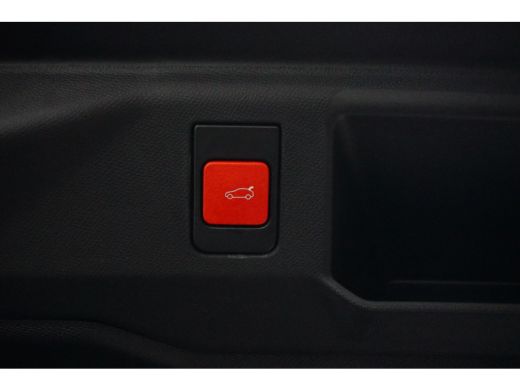 Peugeot 5008 1.2 Hybrid 145 GT | 2 stoelen op derde rij | Achterbank in delen neerklapbaar | Achteruitrijcamera ActivLease financial lease