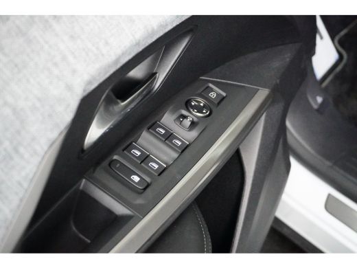 Peugeot 5008 1.2 Hybrid 145 GT | 2 stoelen op derde rij | Achterbank in delen neerklapbaar | Achteruitrijcamera ActivLease financial lease