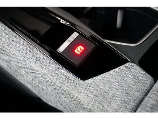 Peugeot 5008 1.2 Hybrid 145 GT | 2 stoelen op derde rij | Achterbank in delen neerklapbaar | Achteruitrijcamera ActivLease financial lease