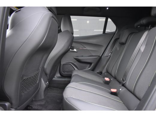 Peugeot e-2008 EV GT 54 kWh 3 Fase 156pk 97%SOH | Drive Assist Plus Pack | Adaptive Cruise | Navigatie 3D | Full... ActivLease financial lease