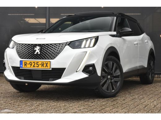 Peugeot e-2008 EV GT Pack 50 kWh 3 Fase 93%SOH | Schuif-/Kanteldak | Adaptive Cruise | Dodehoek-Detectie | Alcan...