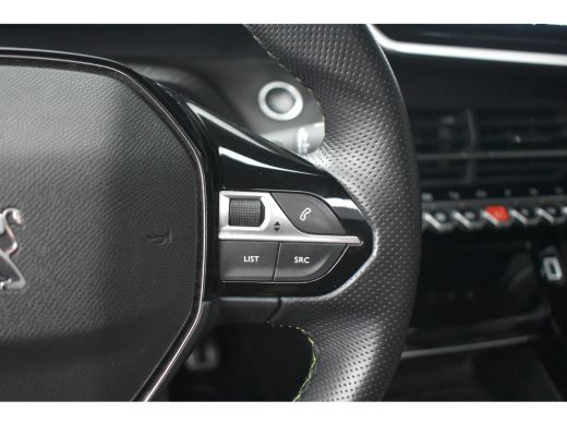 Peugeot e-2008 EV GT Pack 50 kWh 3 Fase 93%SOH | Schuif-/Kanteldak | Adaptive Cruise | Dodehoek-Detectie | Alcan... ActivLease financial lease