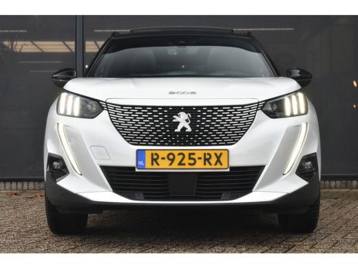 Peugeot e-2008 EV GT Pack 50 kWh 3 Fase 93%SOH | Schuif-/Kanteldak | Adaptive Cruise | Dodehoek-Detectie | Alcan... ActivLease financial lease