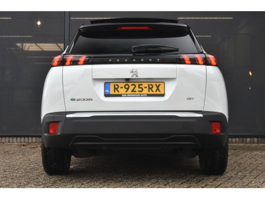 Peugeot e-2008 EV GT Pack 50 kWh 3 Fase 93%SOH | Schuif-/Kanteldak | Adaptive Cruise | Dodehoek-Detectie | Alcan... ActivLease financial lease