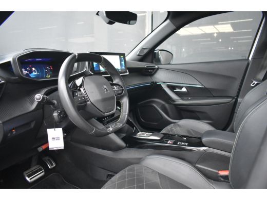 Peugeot e-2008 EV GT Pack 50 kWh 3 Fase 93%SOH | Schuif-/Kanteldak | Adaptive Cruise | Dodehoek-Detectie | Alcan... ActivLease financial lease