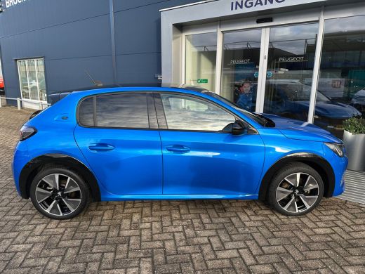 Peugeot e-208 EV GT 350 50 kWh | Achterbank in delen neerklapbaar | Achteruitrijcamera | Airco (automatisch) ActivLease financial lease