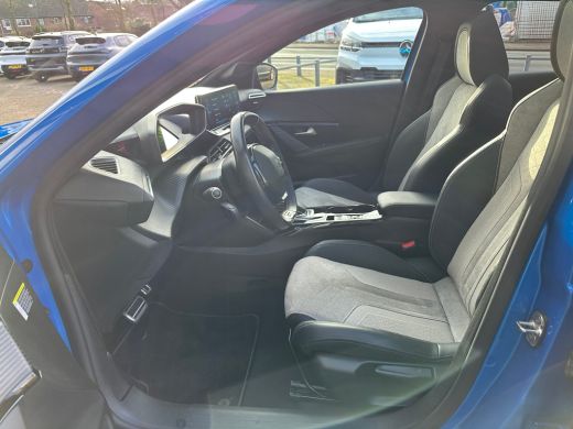 Peugeot e-208 EV GT 350 50 kWh | Achterbank in delen neerklapbaar | Achteruitrijcamera | Airco (automatisch) ActivLease financial lease