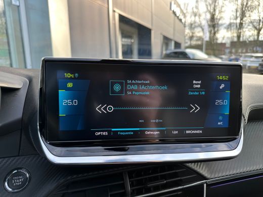 Peugeot e-208 EV GT 350 50 kWh | Achterbank in delen neerklapbaar | Achteruitrijcamera | Airco (automatisch) ActivLease financial lease