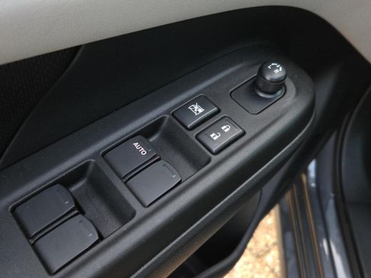 Suzuki Swift 1.2 Select Smart Hybrid | Apple CarPlay | Blindspot | Parkeersensoren | Rijklaarprijs incl. garan... ActivLease financial lease