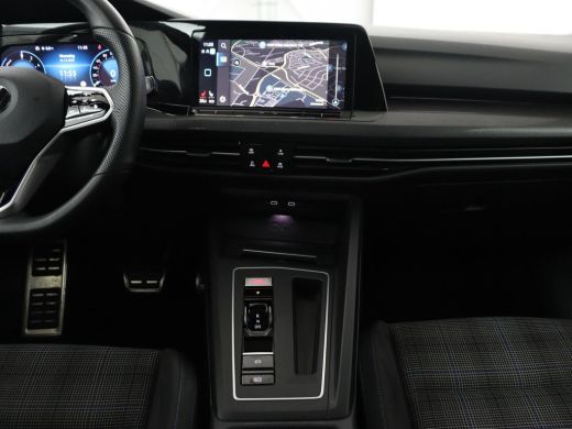 Volkswagen Golf 1.4 eHybrid GTE | Panoramadak | Sfeerverlichting | Carplay | Stoelverwarming | Camera | Adaptive ... ActivLease financial lease