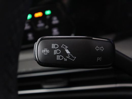 Volkswagen Golf 1.4 eHybrid GTE | Panoramadak | Sfeerverlichting | Carplay | Stoelverwarming | Camera | Adaptive ... ActivLease financial lease