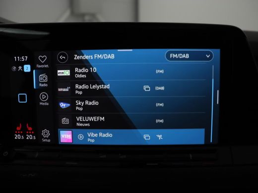 Volkswagen Golf 1.4 eHybrid GTE | Panoramadak | Sfeerverlichting | Carplay | Stoelverwarming | Camera | Adaptive ... ActivLease financial lease