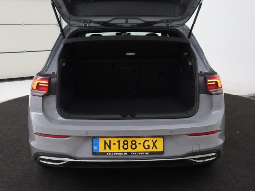 Volkswagen Golf 1.4 eHybrid GTE | Panoramadak | Sfeerverlichting | Carplay | Stoelverwarming | Camera | Adaptive ... ActivLease financial lease