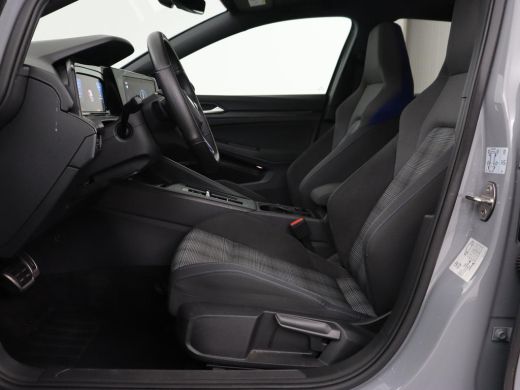 Volkswagen Golf 1.4 eHybrid GTE | Panoramadak | Sfeerverlichting | Carplay | Stoelverwarming | Camera | Adaptive ... ActivLease financial lease