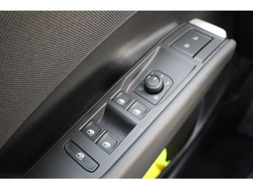 Volkswagen T-Roc Life First Edition | 'App-Connect' draadloze smartphone integratie | Automatische afstandsregelin... ActivLease financial lease