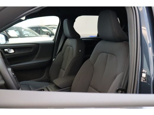 Volvo  EX40 Extended Range 252PK Plus 82 kWh | Visual Park Assist | Extra getint glas achter ActivLease financial lease