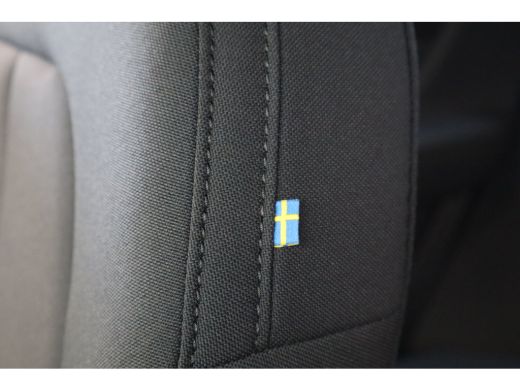 Volvo  EX40 Extended Range 252PK Plus 82 kWh | Visual Park Assist | Extra getint glas achter ActivLease financial lease