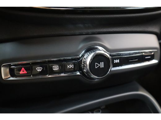 Volvo  EX40 Extended Range 252PK Plus 82 kWh | Visual Park Assist | Extra getint glas achter ActivLease financial lease