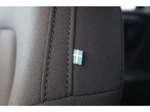 Volvo  EX40 Ext. Range 252PK Plus 82 kWh | Visual Park Assist | Privacy glas | 17% bijtelling ActivLease financial lease