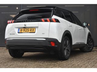 Peugeot e-2008 EV GT Pack 50 kWh 3 Fase 93%SOH | Schuif-/Kanteldak | Adaptive Cruise | Dodehoek-Detectie | Alcan...