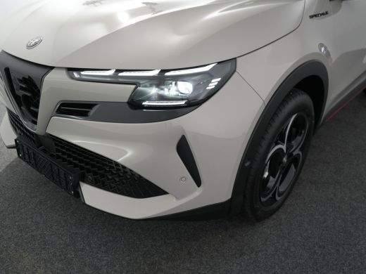 Alfa Romeo Junior Ibrida Speciale Automaat ActivLease financial lease