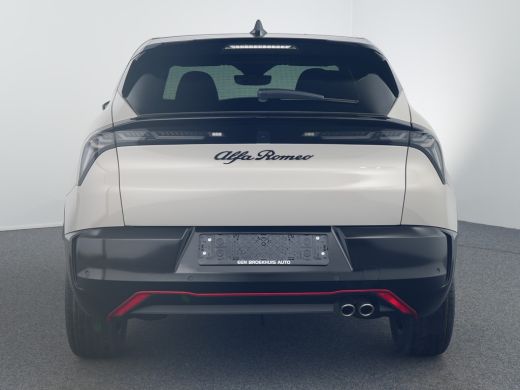 Alfa Romeo Junior Ibrida Speciale Automaat ActivLease financial lease