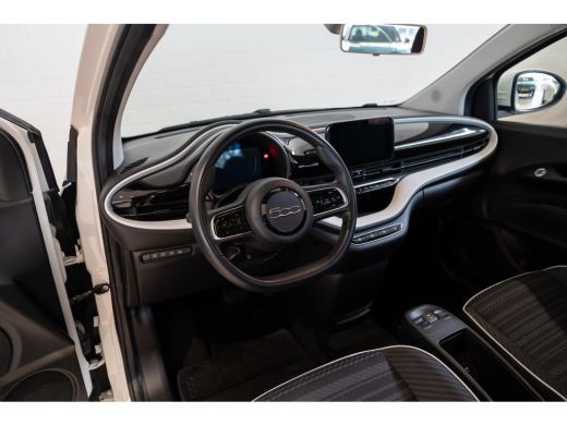 Fiat 500 Passion 42 kWh | Apple Carplay & Android Auto | Climate Controle | Keyless | Lichtmetalen velgen | ActivLease financial lease