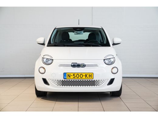 Fiat 500 Passion 42 kWh | Apple Carplay & Android Auto | Climate Controle | Keyless | Lichtmetalen velgen | ActivLease financial lease
