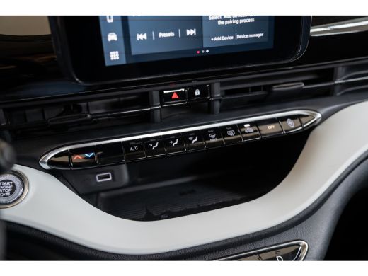 Fiat 500 Passion 42 kWh | Apple Carplay & Android Auto | Climate Controle | Keyless | Lichtmetalen velgen | ActivLease financial lease