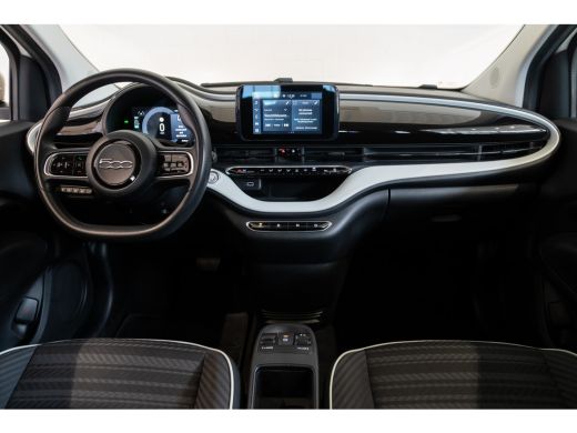 Fiat 500 Passion 42 kWh | Apple Carplay & Android Auto | Climate Controle | Keyless | Lichtmetalen velgen | ActivLease financial lease